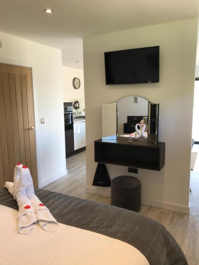 Parkknott Retreat Luxury Lodge With Private Hot Tub Askam in Furness Exterior photo